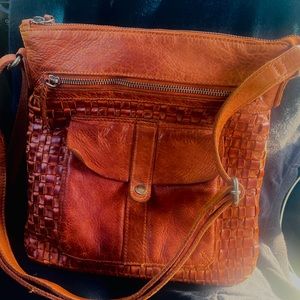 Vilenca Holland Brown Leather Woven Crossbody Bag only used twice